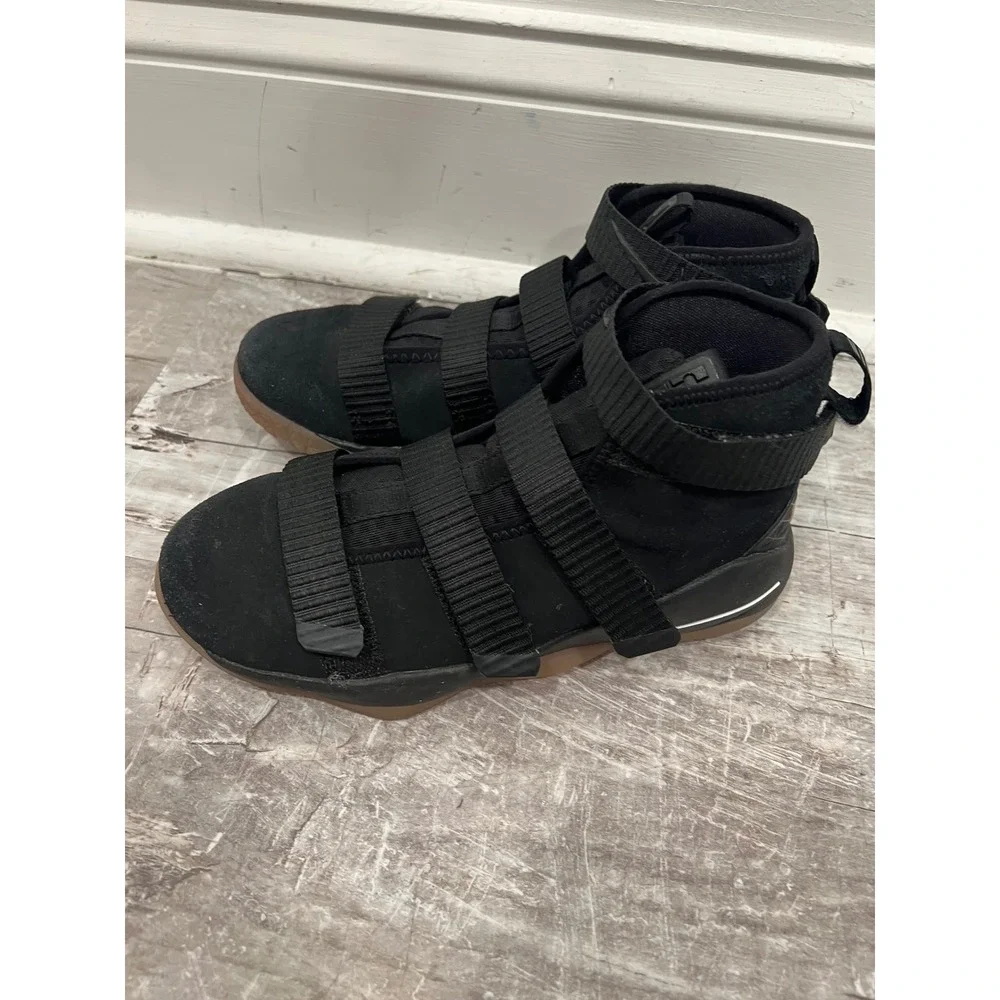 Nike LeBron Soldier 11 (PS) Sneakers Youth 3Y Black Gum Lightweight Hook & Loop